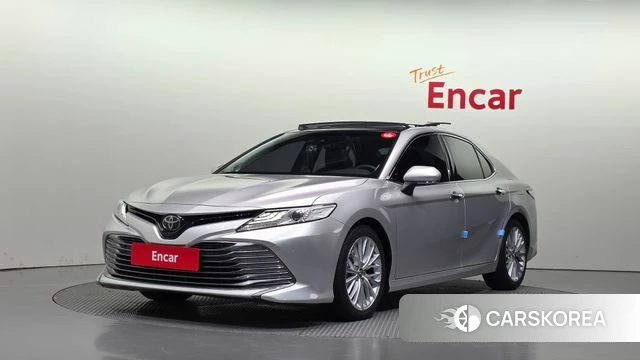 Toyota Camry (XV70) 2018 Серебряный из Кореи