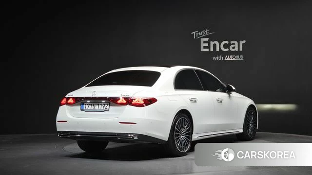 Mercedes-Benz E-Class W214 2024 Белый из Кореи