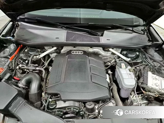 Audi A6L 2022 Черный из Китая