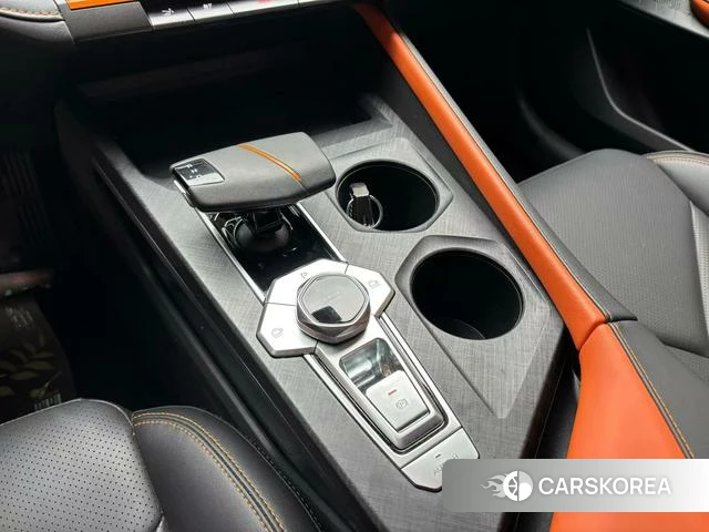 Chang'an UNI-V 2023 Белый из Китая