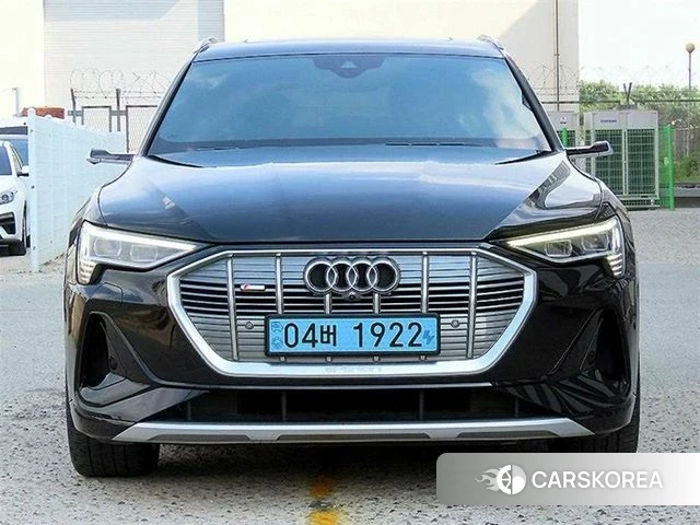 Audi e-Tron 2021 Черный из Кореи