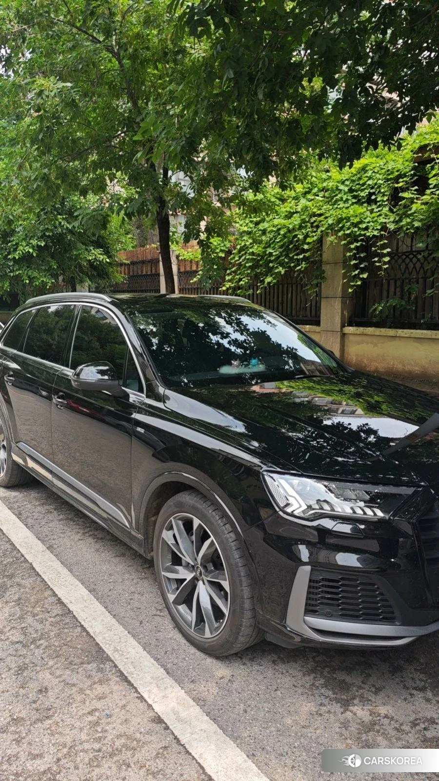 Audi Q7 2022 Черный из Китая