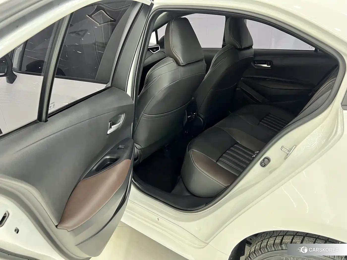 Toyota Levin 2024 Белый из Китая