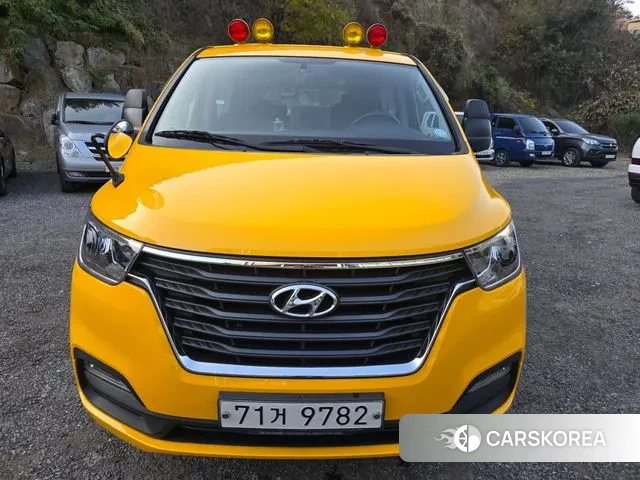 Hyundai The New Grand Starex 2020 Желтый из Кореи
