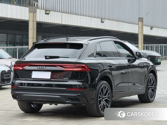 Audi Q8 2023 Черный из Китая