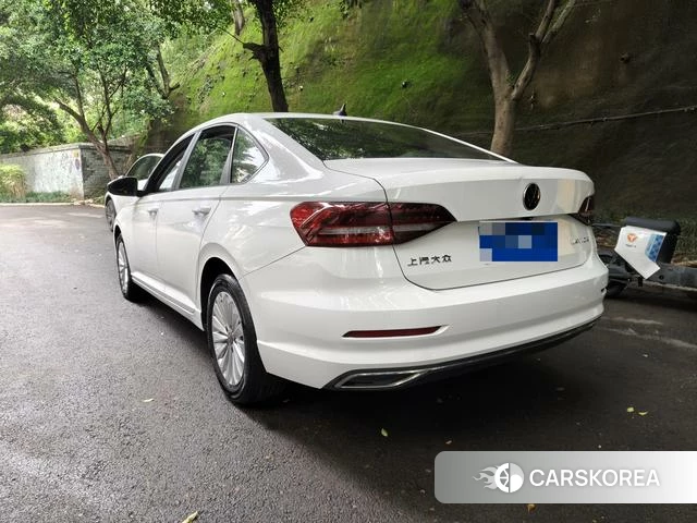 Volkswagen Lavida 2021 Белый из Китая