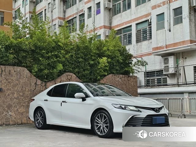 Toyota Camry 2021 Белый из Китая