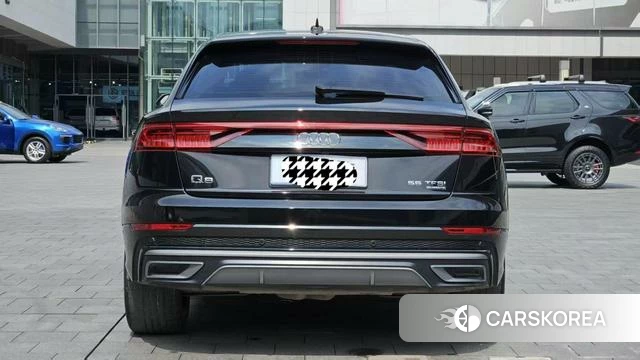 Audi Q8 2023 Черный из Китая