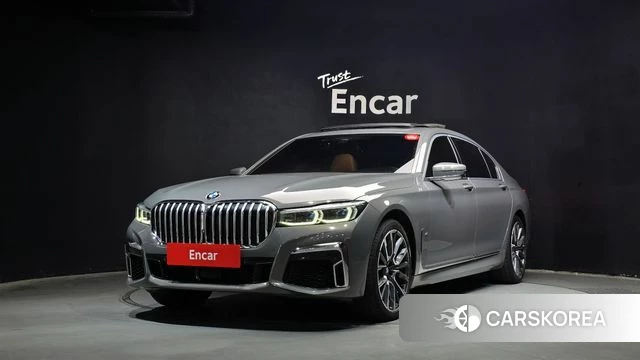 BMW 7 Series (G11) 2021 Серебристо-серый из Кореи