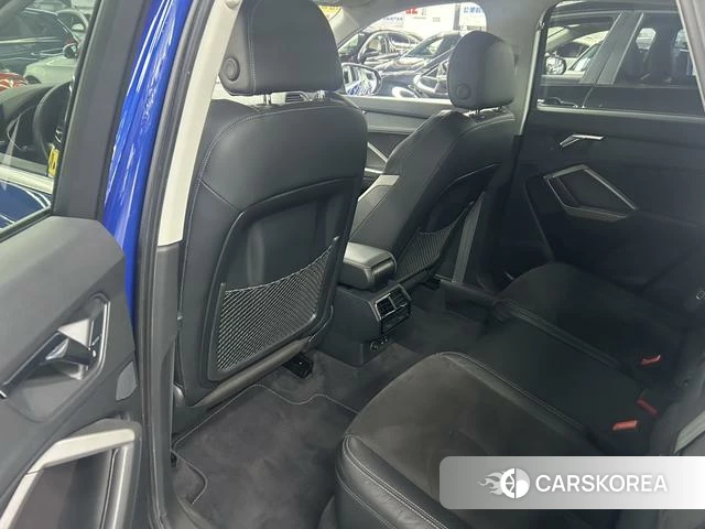 Audi Q3 2019 Синий из Китая