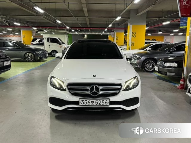 Mercedes-Benz E-Class W213 2019 Белый из Кореи