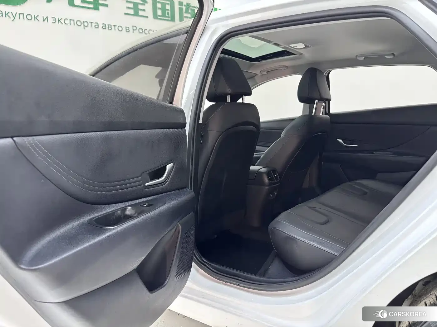 Hyundai Elantra 2023 Белый из Китая