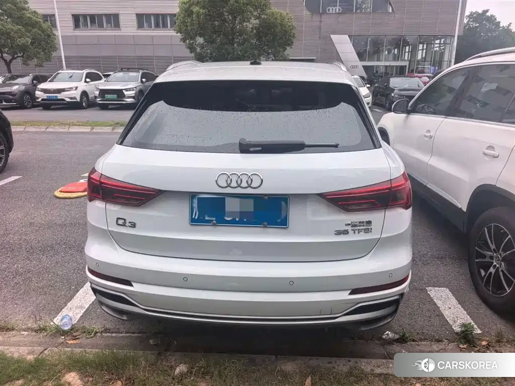Audi Q3 2022 Белый из Китая