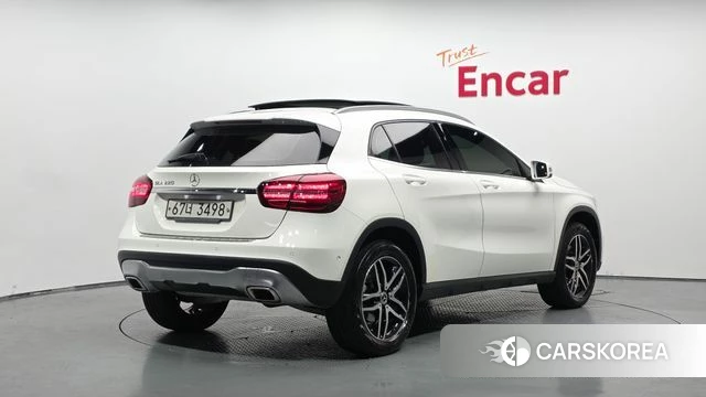 Mercedes-Benz GLA-Class X156 2019 Белый из Кореи