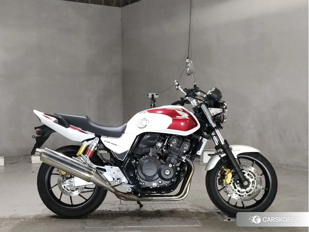 Проданный Honda CB400SF 2015 из Японии, фото 2