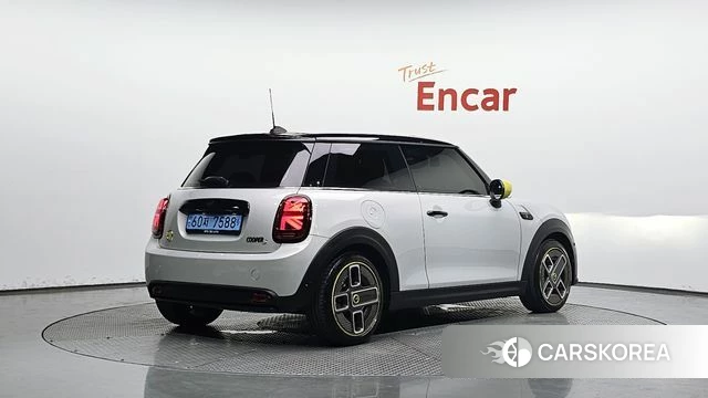 Mini Cooper Electric 2022 Серебряный из Кореи
