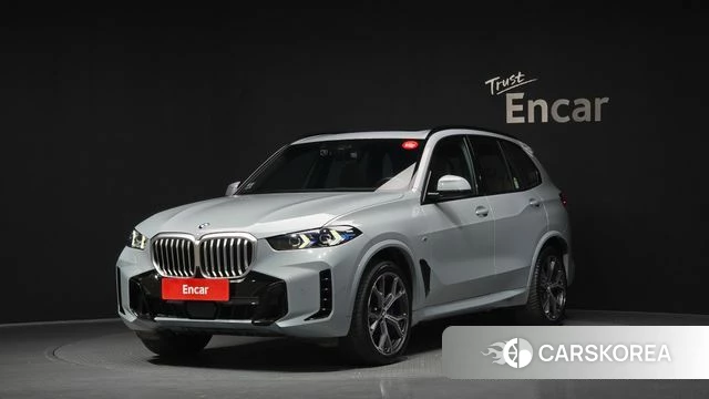 BMW X5 (G05) 2025 Светло-серебряный цвет из Кореи