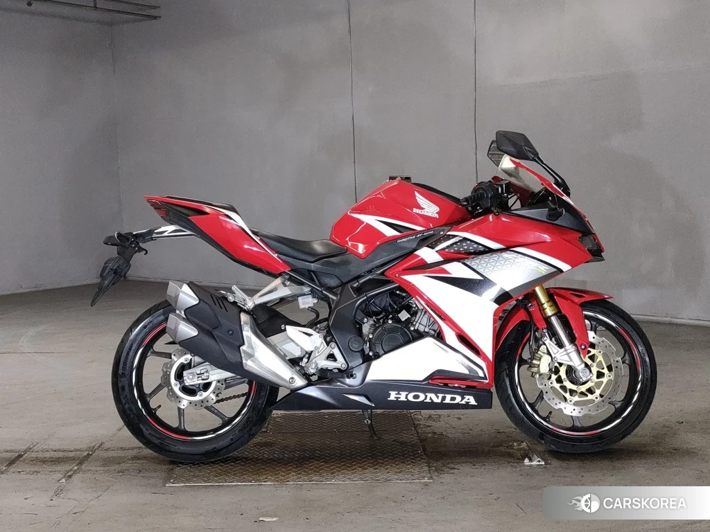 Проданный Honda CBR250RR 2017 из Японии