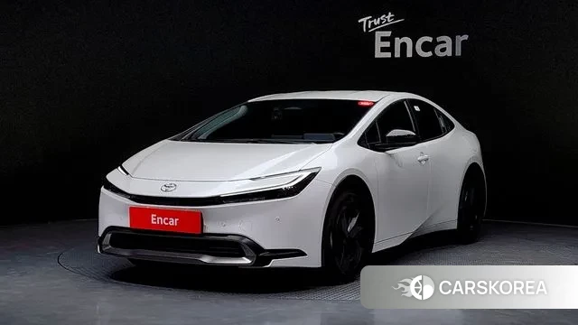 Toyota Prius 5th Generation 2023 Белый из Кореи