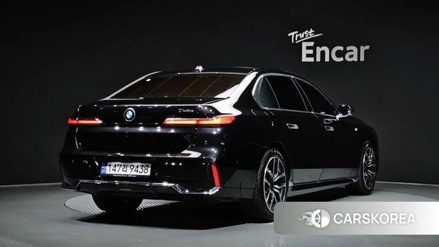 BMW 7 Series (G70) 2023 Черный из Кореи