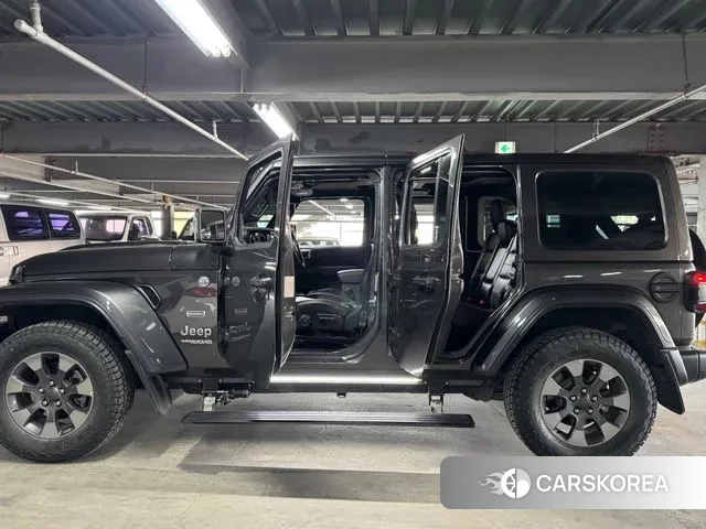 Jeep Wrangler (JL) 2019 Серый из Кореи