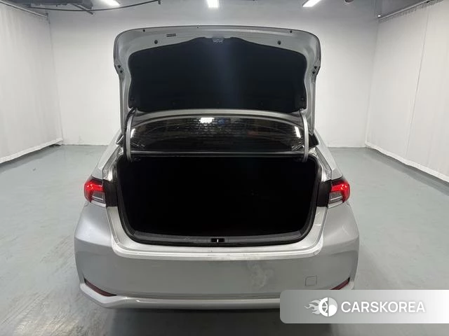 Toyota Corolla 2022 Серебристо-серый из Китая