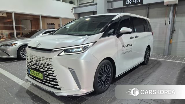 Lexus LM Second Generation 2025 Белый из Кореи