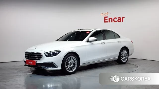 Mercedes-Benz E-Class W213 2022 Белый из Кореи