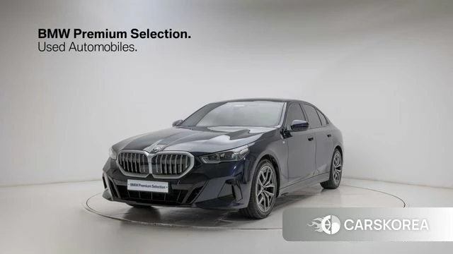 BMW 5 Series (G60) 2023 Синий из Кореи