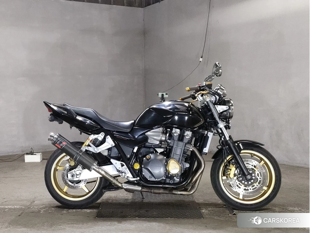 Проданный Honda CB1300SF 2013 из Японии