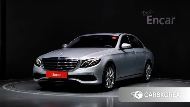 Mercedes-Benz E-Class W213 2019 Серебристо-серый из Кореи