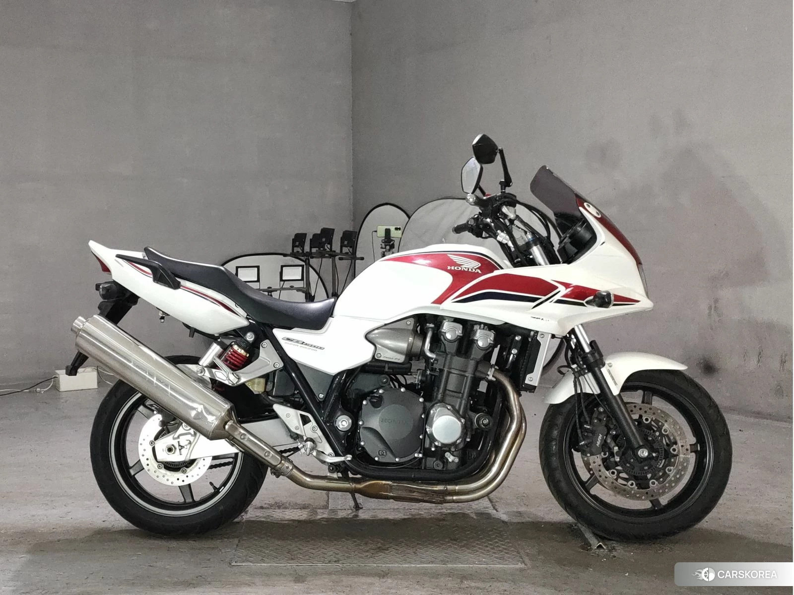 Проданный Honda CB1300SF BOLDOR 2011 из Японии