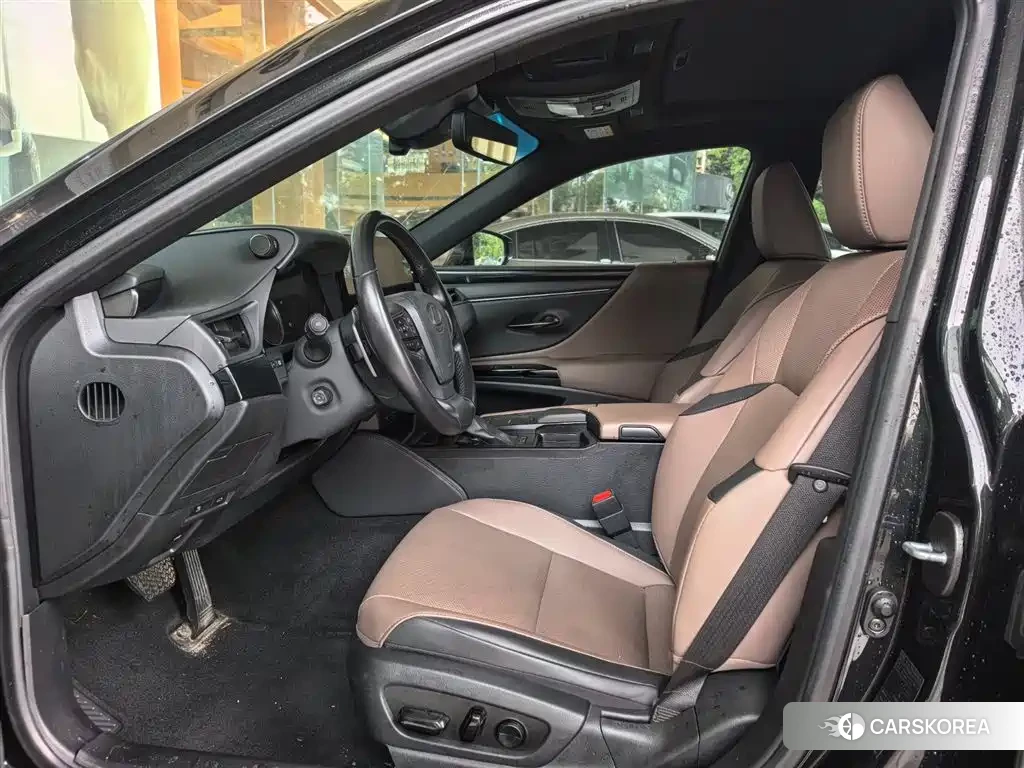 Lexus ES 2022 Черный из Китая