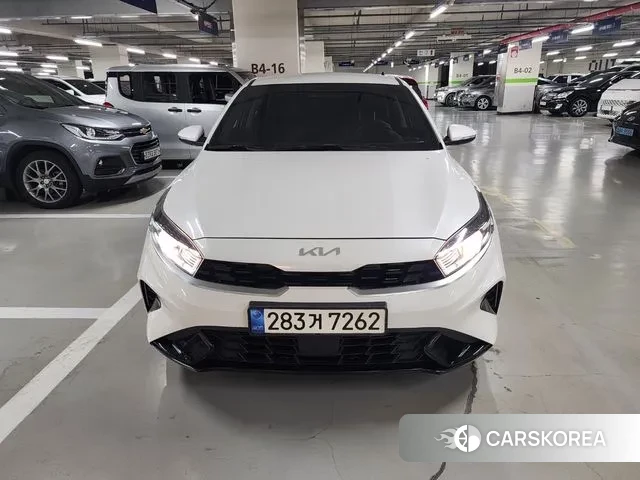 Kia The New K3 2nd generation 2021 Белый из Кореи