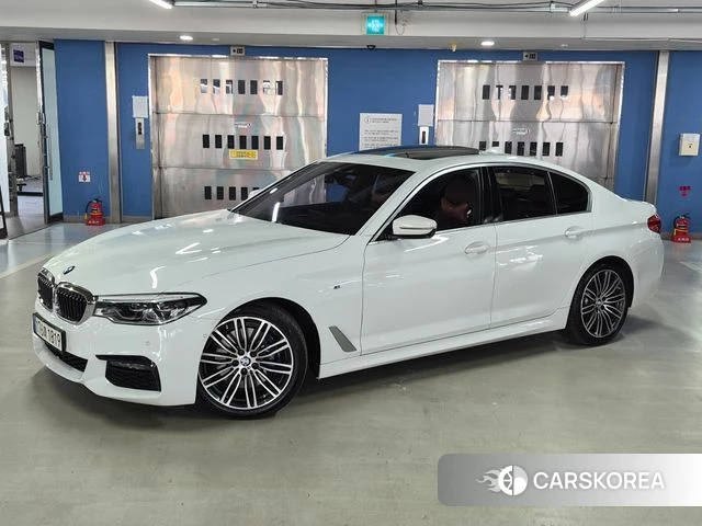 BMW 5 Series (G30) 2019 Белый из Кореи