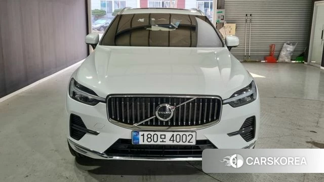 Volvo XC60 second Generation 2024 Белый из Кореи
