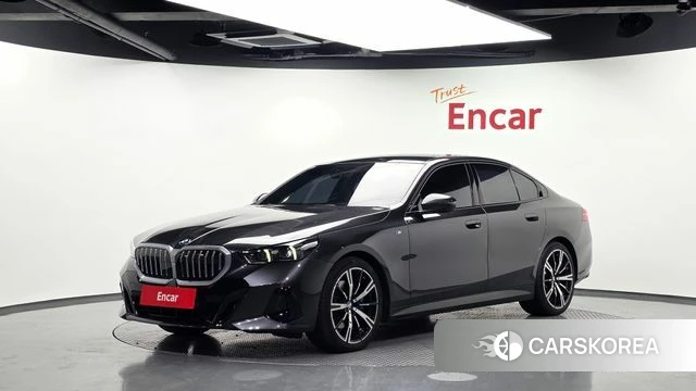 BMW 5 Series (G60) 2024 Серый из Кореи