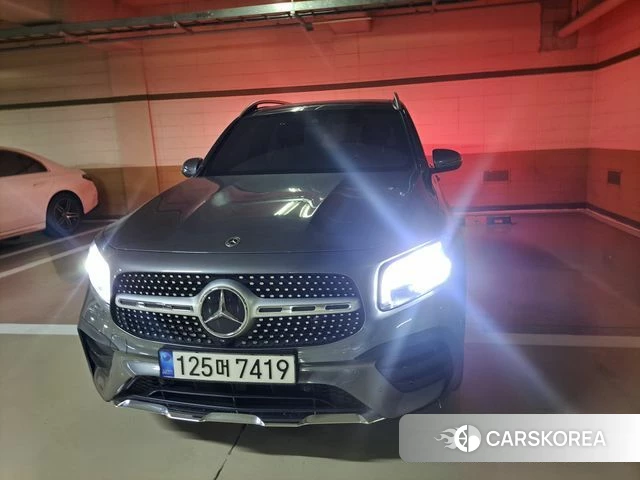 Mercedes-Benz GLB-Class X247 2021 Серебристо-серый из Кореи