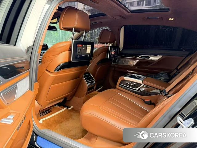 BMW 7 series 2018 Черный из Китая
