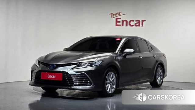 Toyota Camry (XV70) 2022 Серебристо-серый из Кореи