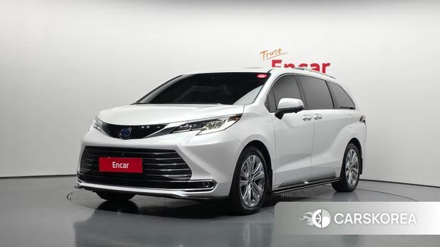 Toyota Sienna 4th Generation 2023 Белый из Кореи