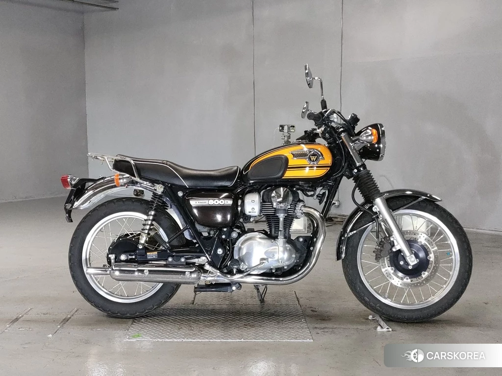 Проданный Kawasaki W800 2017 из Японии
