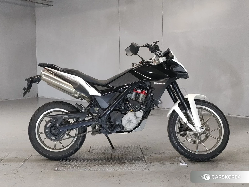 Проданный Husqvarna TR650 STRADA 2013 из Японии