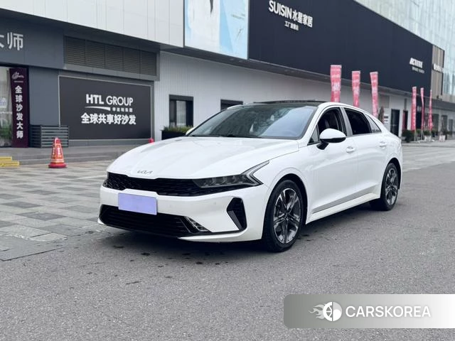 Kia K5 2022 Белый из Китая