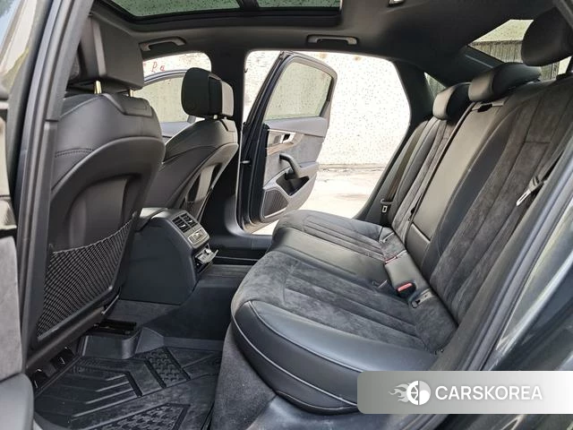 Audi A4L 2025 Черный из Китая