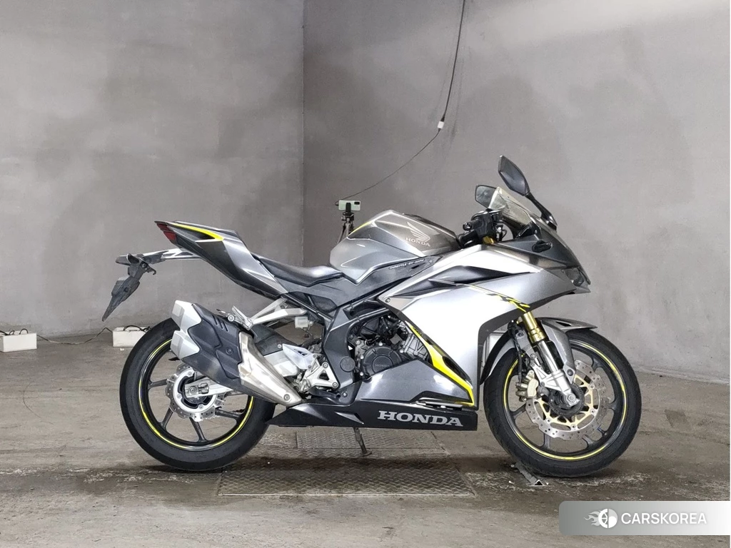 Проданный Honda CBR250RR 2017 из Японии