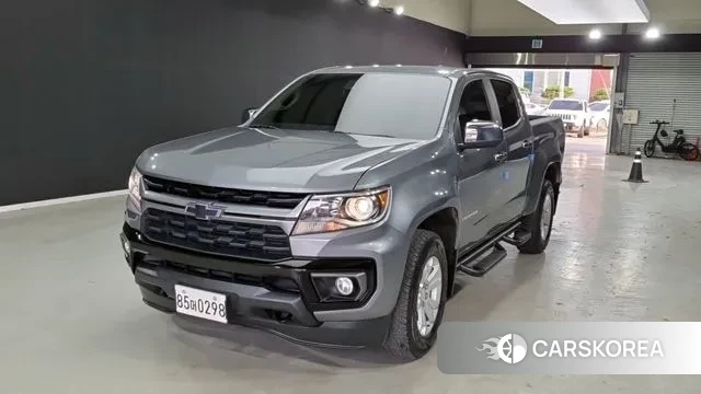 Chevrolet (GM Daewoo) Real New Colorado 2020 Светло-серебряный цвет из Кореи