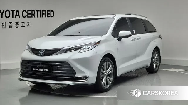 Toyota Sienna 4th Generation 2025 Белый из Кореи
