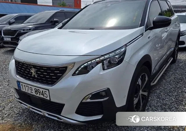 Peugeot 5008 second generation 2020 Белый из Кореи