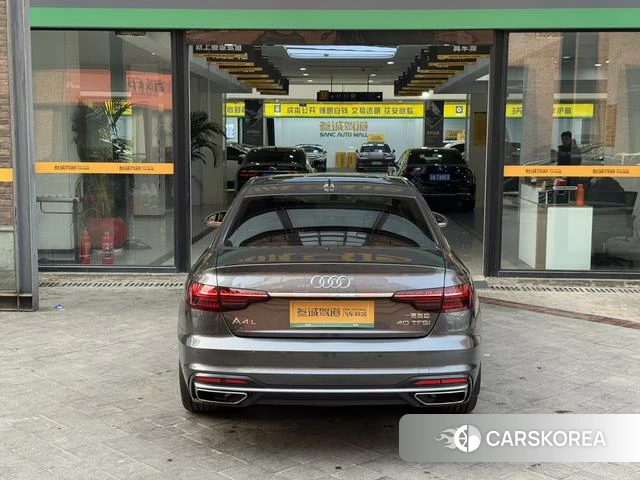 Audi A4L 2021 Темно-серый из Китая